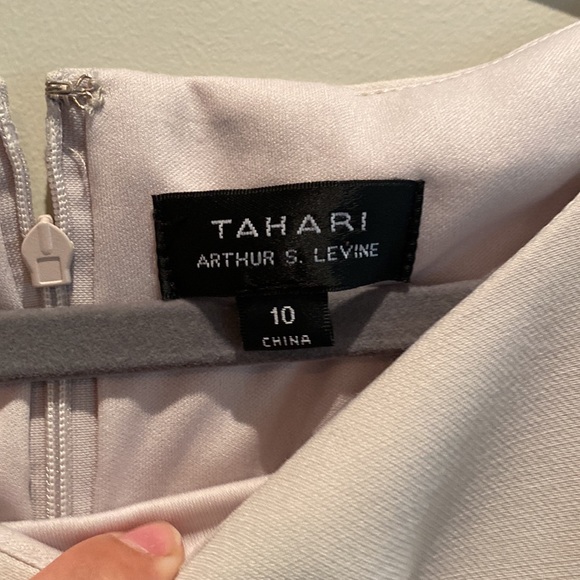 Tahari NWT! Sleeveless Dress Floral Embroidery Woman’s Size 10 - Picture 3 of 8